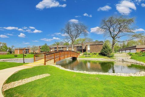 Tiny photo for 3913 Saratoga Avenue #G301, Downers Grove, IL 60515 (MLS # 12623176)