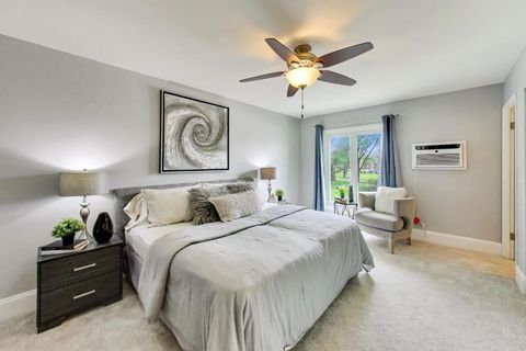 Tiny photo for 3913 Saratoga Avenue #G301, Downers Grove, IL 60515 (MLS # 12623176)