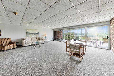 Tiny photo for 3913 Saratoga Avenue #G301, Downers Grove, IL 60515 (MLS # 12623176)