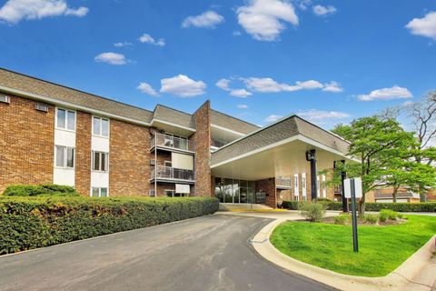 Tiny photo for 3913 Saratoga Avenue #G301, Downers Grove, IL 60515 (MLS # 12623176)