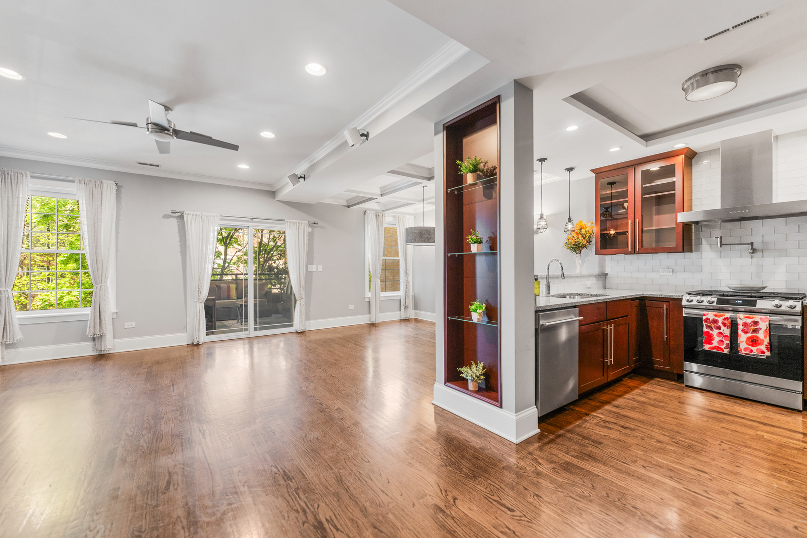 6337 N Magnolia Avenue 2