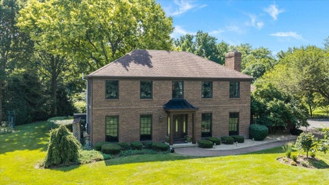 Photo of 40W170 Deer Run Drive, St. Charles, IL 60175 (MLS # 12715421)