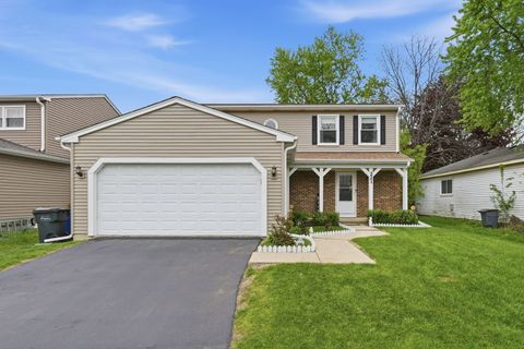 Photo of 221 E Lakeside Drive, Vernon Hills, IL 60061 (MLS # 12639638)