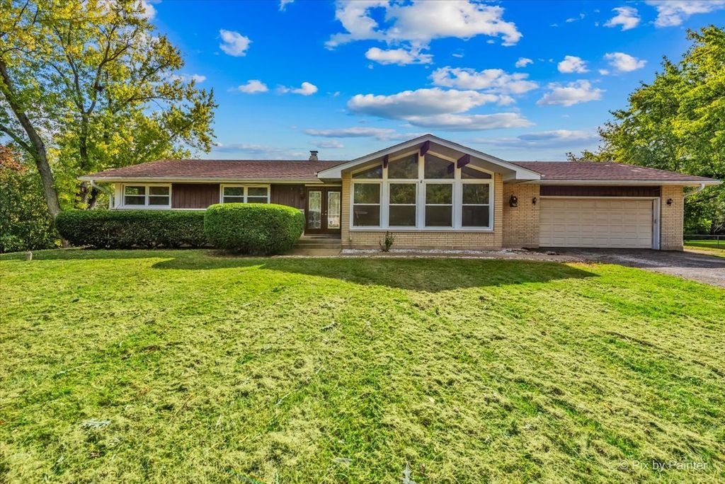 Photo for 24251 W Bayview Road, Antioch, IL 60002 (MLS # 12497082)