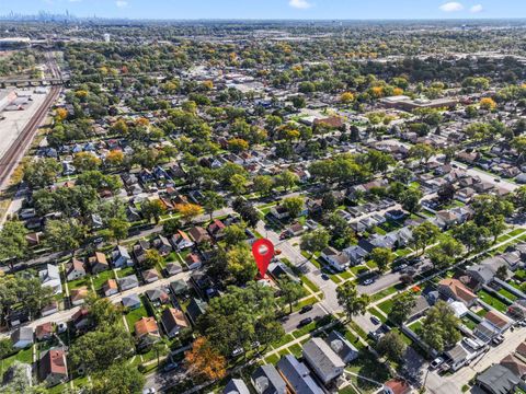 Tiny photo for 47 48th Avenue, Bellwood, IL 60104 (MLS # 12592179)