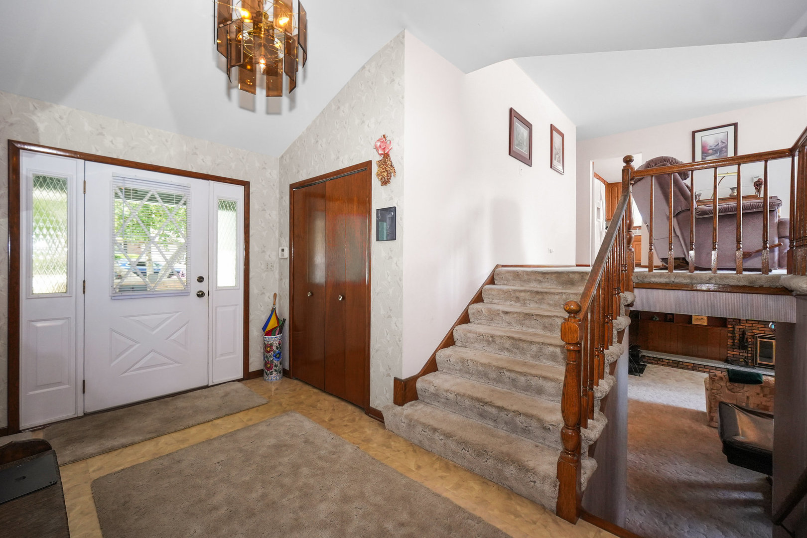 10S125 Springbrook Drive