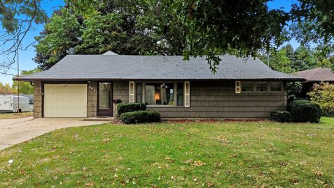 Tiny photo for 803 4th Avenue, Dixon, IL 61021 (MLS # 12500365)