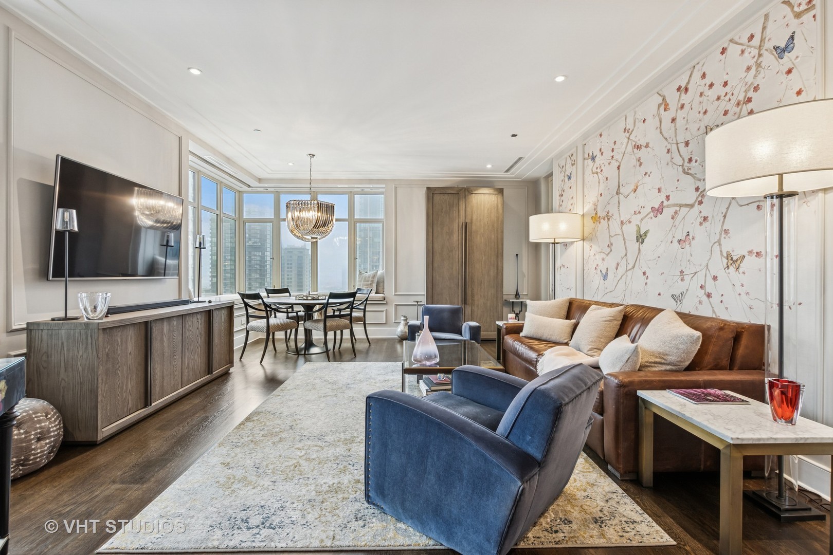 118 E ERIE Street 21D