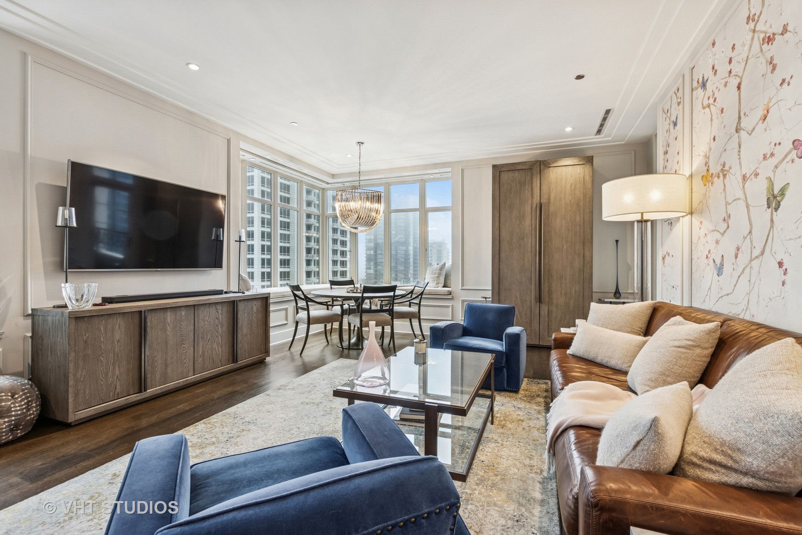 118 E ERIE Street 21D