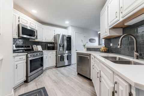 Tiny photo for 30W013 Juniper Court, Warrenville, IL 60555 (MLS # 12489757)