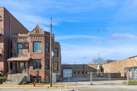 2732 W Belmont Avenue Chicago IL 60618
