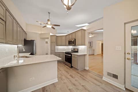 Tiny photo for 5645 S Cass Avenue #301, Westmont, IL 60559 (MLS # 12730702)