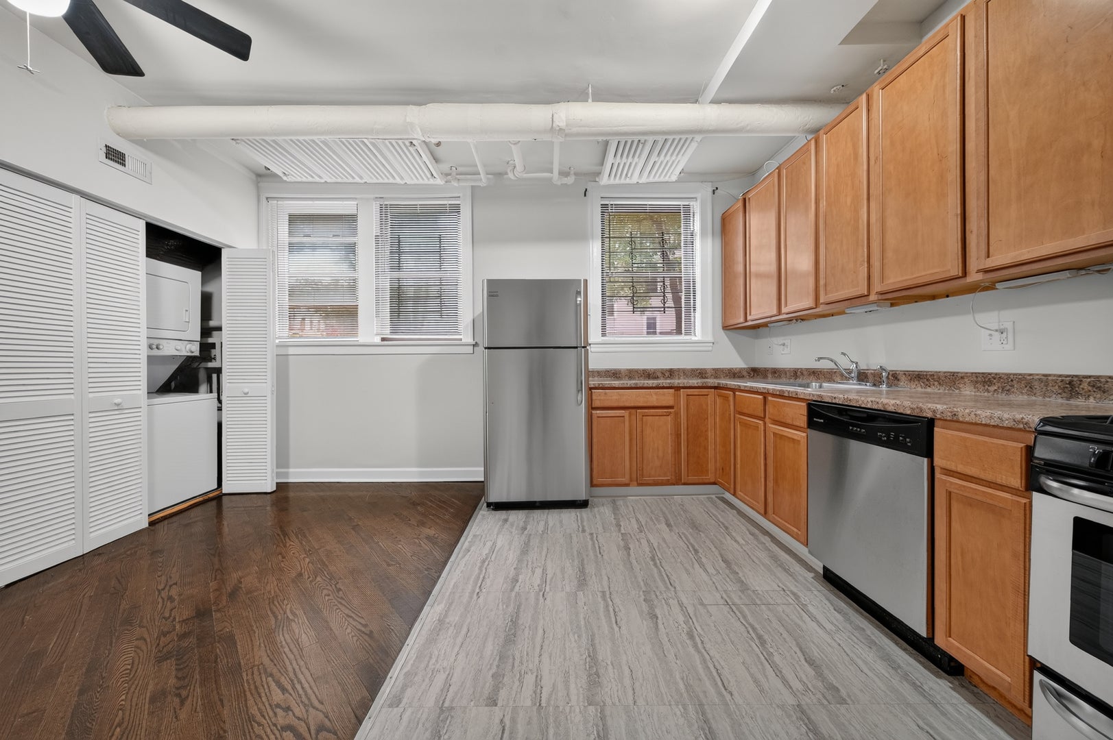 3325 N Lakewood Avenue GDN