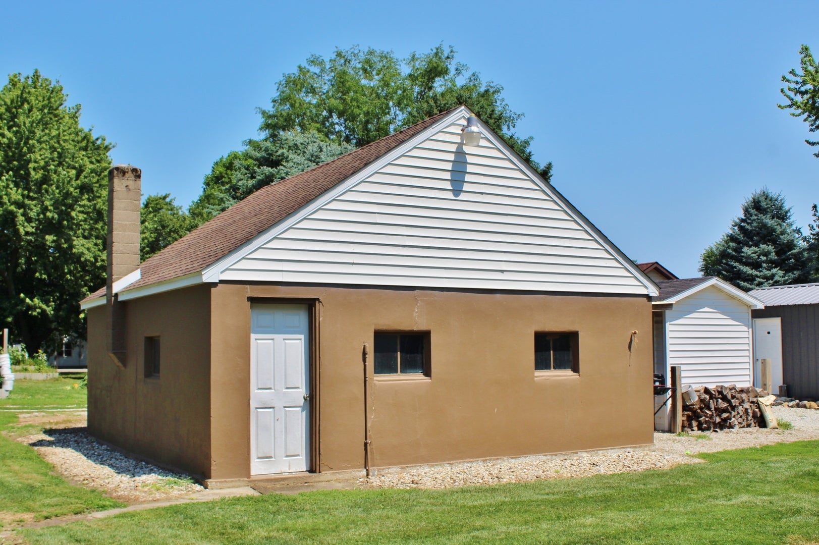 660 W Elm Street