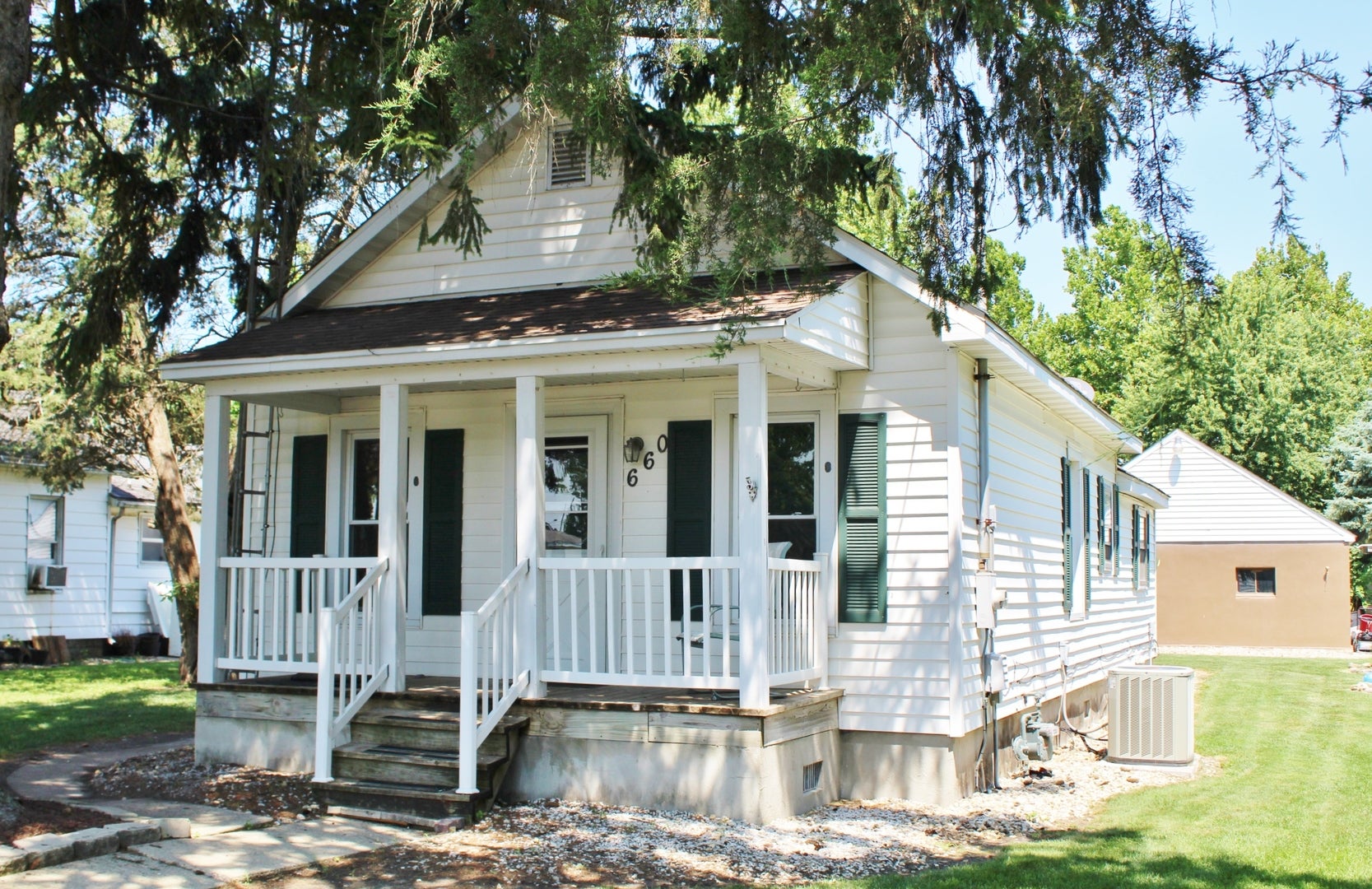 660 W Elm Street