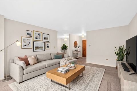 Tiny photo for 1730 W GALENA Boulevard #305W, Aurora, IL 60506 (MLS # 12668442)