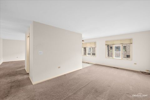 Tiny photo for 1730 W GALENA Boulevard #305W, Aurora, IL 60506 (MLS # 12668442)