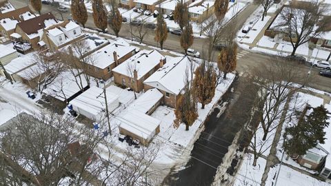 Tiny photo for 2658 W 83rd Street, Chicago, IL 60652 (MLS # 12619902)