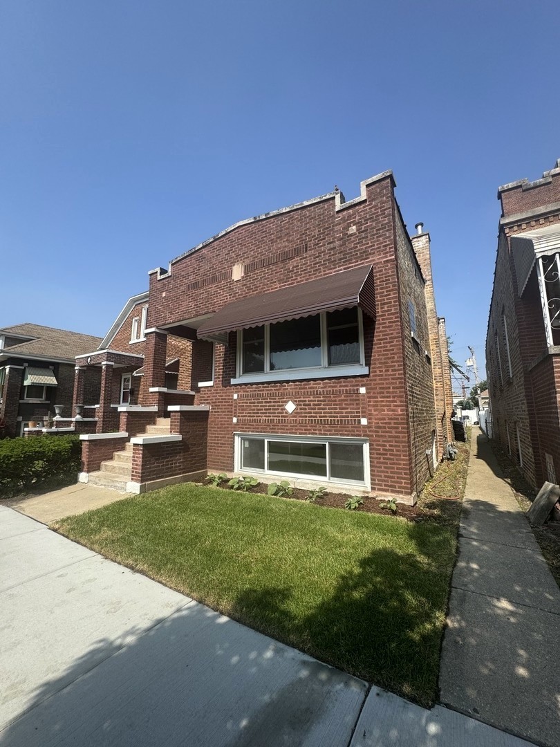 2511 S Lombard Avenue