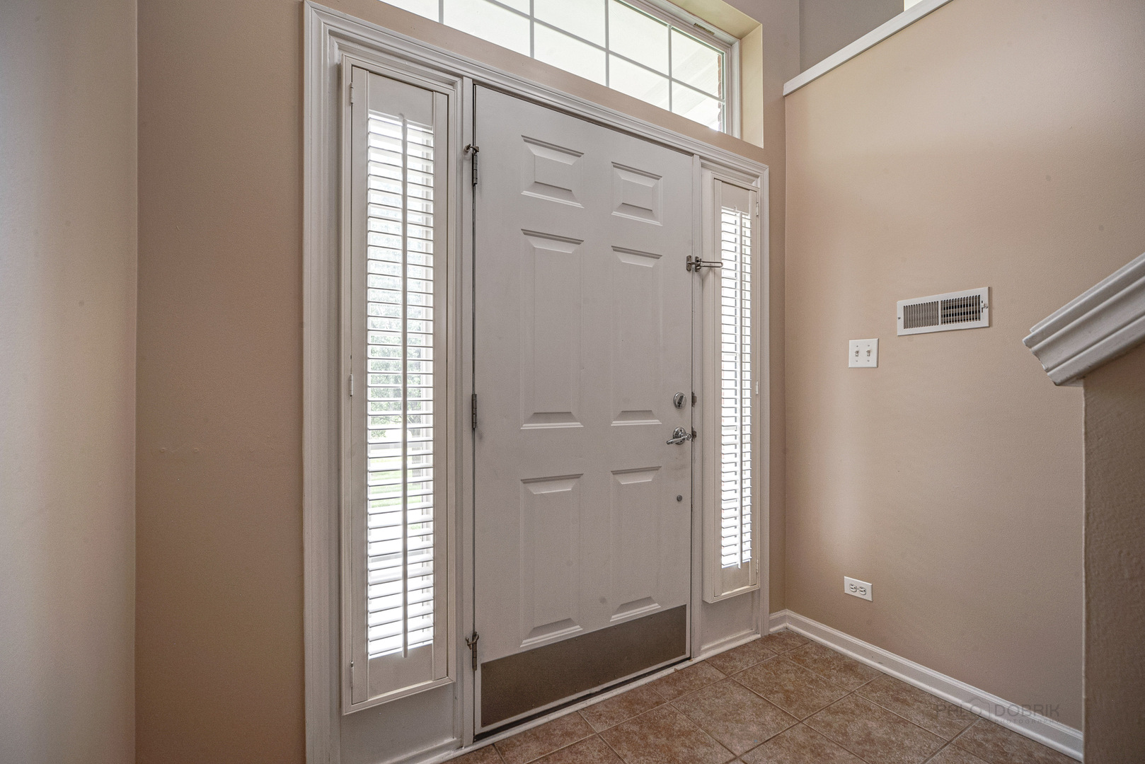 2406 NEUBAUER Circle 14-3