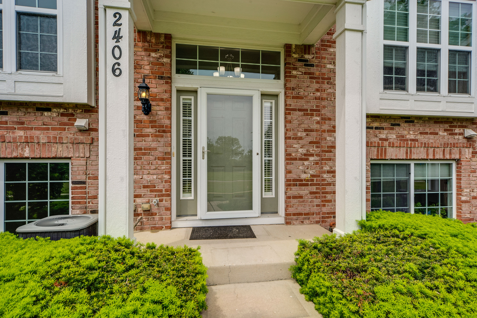 2406 NEUBAUER Circle 14-3