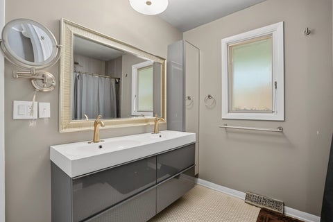 Tiny photo for 2606 Fairhaven Road, Davenport, IA 52803 (MLS # 12685688)