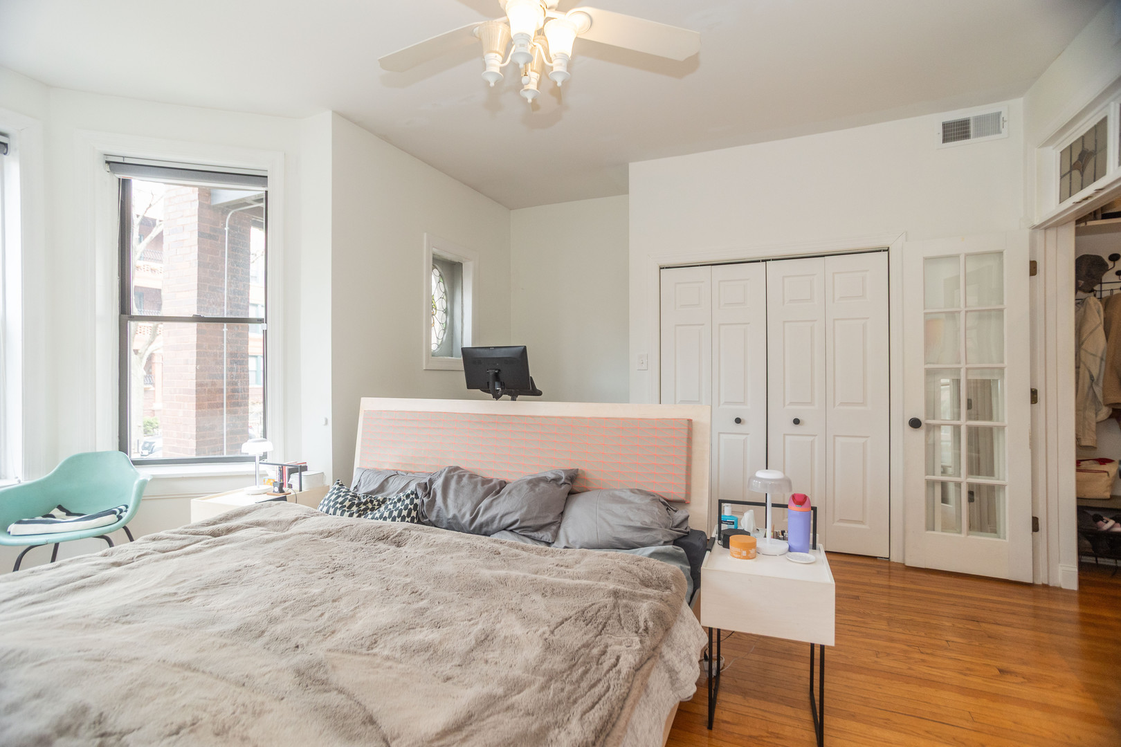 829 W Lakeside Place 1W