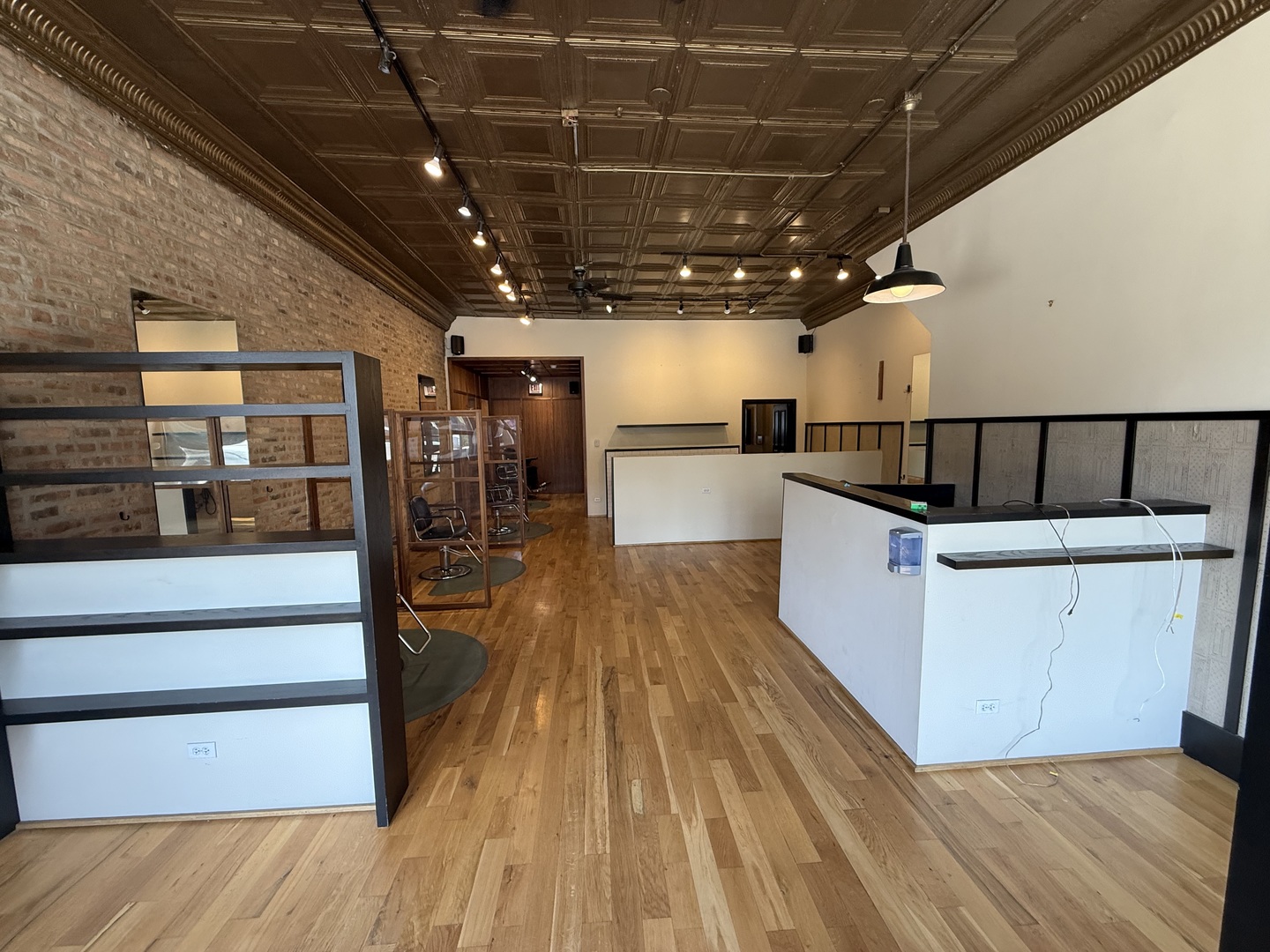 2545 N Milwaukee Avenue 0