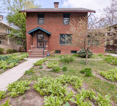 Photo of 610 W Indiana Avenue W, Urbana, IL 61801 (MLS # 12604695)