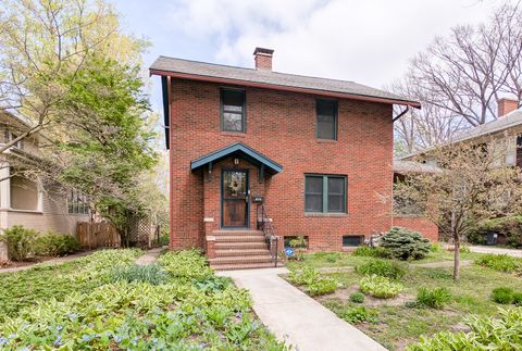 Tiny photo for 610 W Indiana Avenue W, Urbana, IL 61801 (MLS # 12604695)