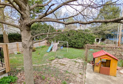 Tiny photo for 610 W Indiana Avenue W, Urbana, IL 61801 (MLS # 12604695)
