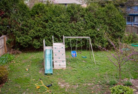 Tiny photo for 610 W Indiana Avenue W, Urbana, IL 61801 (MLS # 12604695)