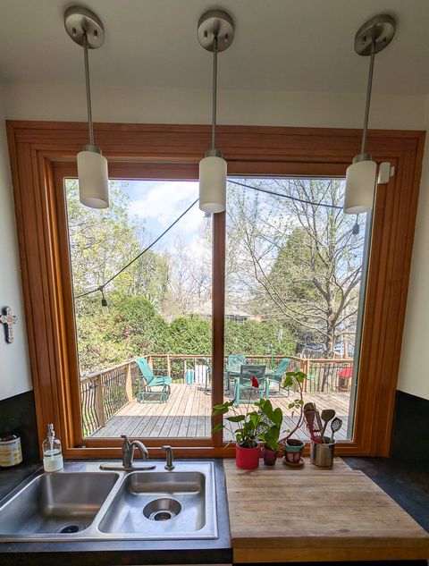 Tiny photo for 610 W Indiana Avenue W, Urbana, IL 61801 (MLS # 12604695)