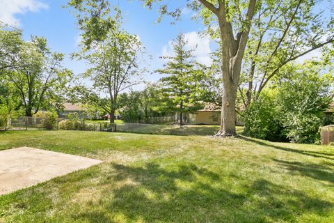 Tiny photo for 856 Notre Dame Drive, Matteson, IL 60443 (MLS # 12473429)