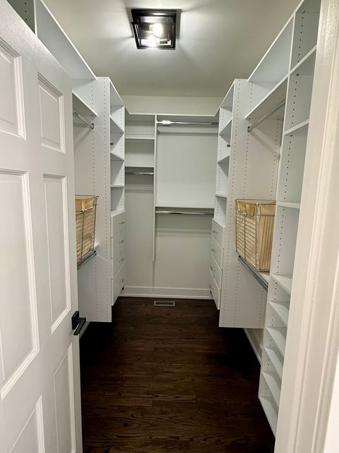 Tiny photo for 1724 Waverly Circle, St. Charles, IL 60174 (MLS # 12583063)