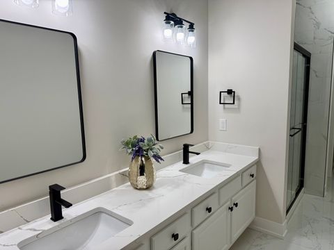 Tiny photo for 1724 Waverly Circle, St. Charles, IL 60174 (MLS # 12583063)