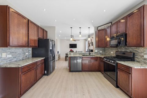 Tiny photo for 2883 McMurtrie Court, Yorkville, IL 60560 (MLS # 12605423)