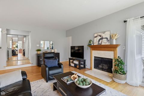 Tiny photo for 101 Windwood Court #101, Buffalo Grove, IL 60089 (MLS # 12635272)