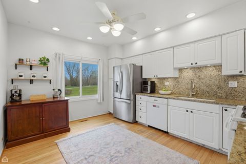 Tiny photo for 101 Windwood Court #101, Buffalo Grove, IL 60089 (MLS # 12635272)