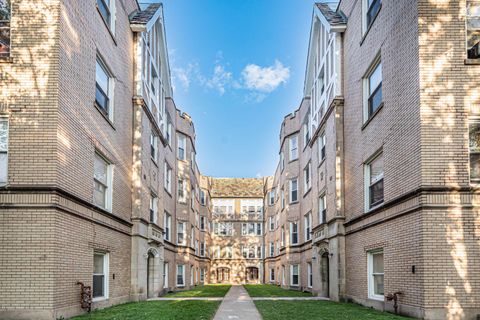 Photo of 6319 N Artesian Avenue #3W, Chicago, IL 60659 (MLS # 12464515)