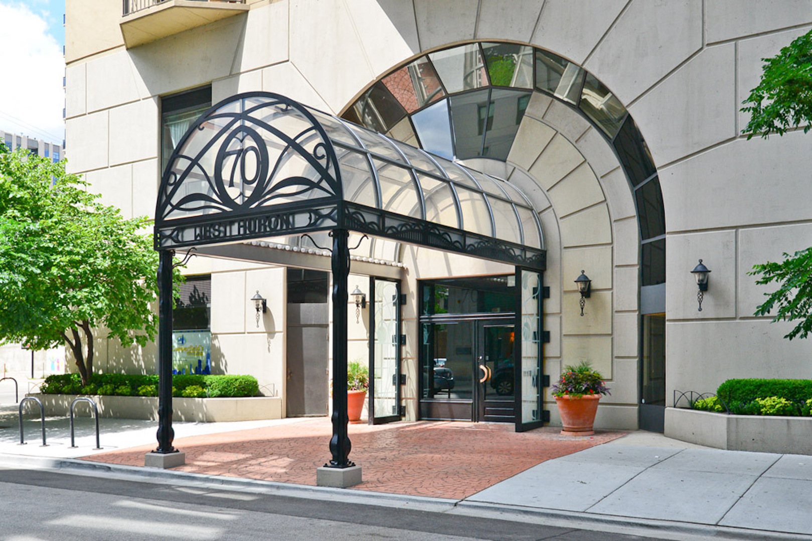 70 W Huron Street 1704