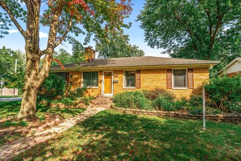 Photo of 719 N President Street, Wheaton, IL 60187 (MLS # 12526902)