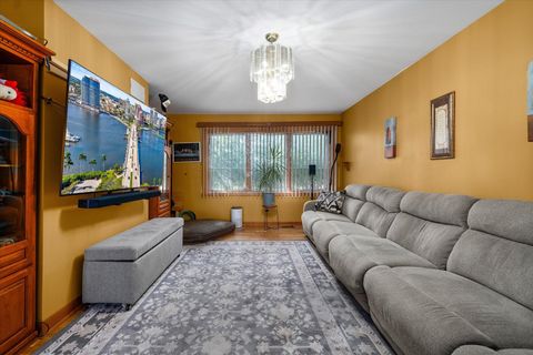 Tiny photo for 719 N President Street, Wheaton, IL 60187 (MLS # 12526902)