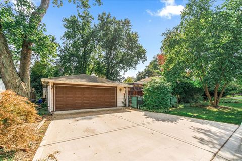 Tiny photo for 719 N President Street, Wheaton, IL 60187 (MLS # 12526902)