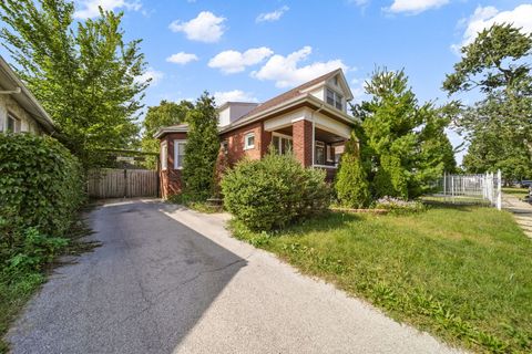 Photo of 11326 S Parnell Avenue, Chicago, IL 60628 (MLS # 12487973)