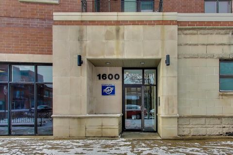 Tiny photo for 1600 N MARSHFIELD Avenue #403, Chicago, IL 60622 (MLS # 12550393)