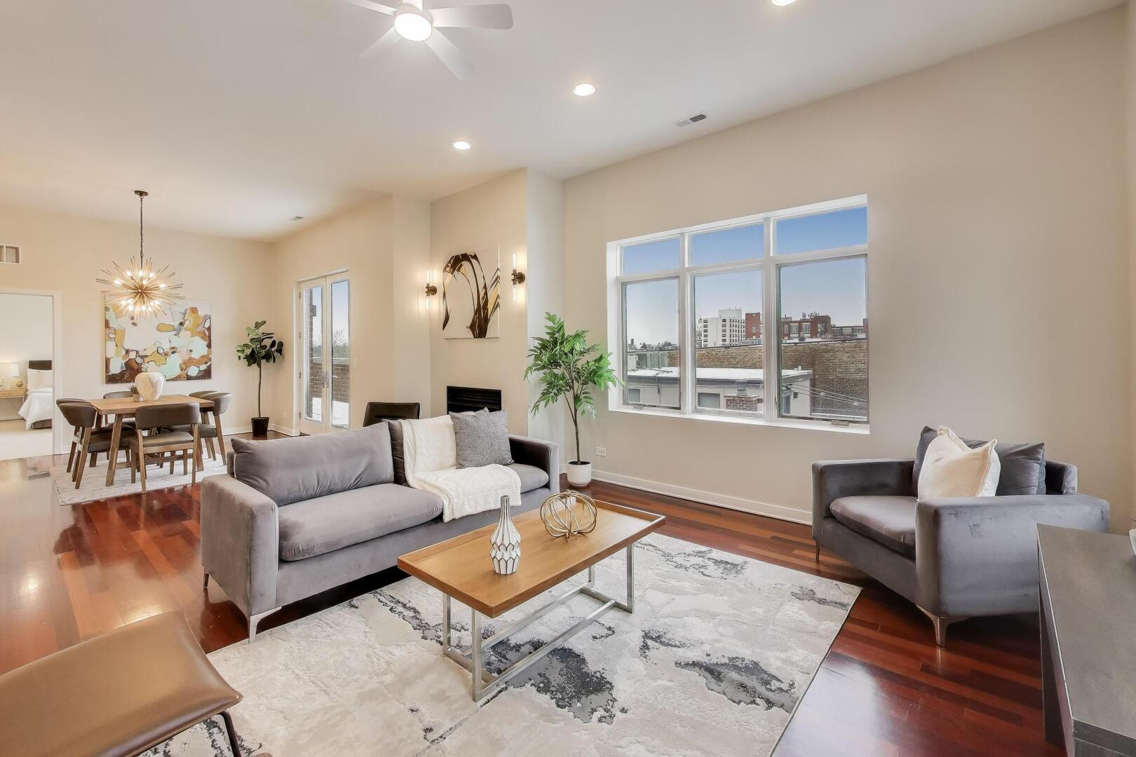 1600 N MARSHFIELD Avenue 403