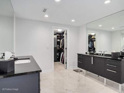 Tiny photo for 5 OAK BROOK CLUB Drive #P6-N, Oak Brook, IL 60523 (MLS # 12695717)