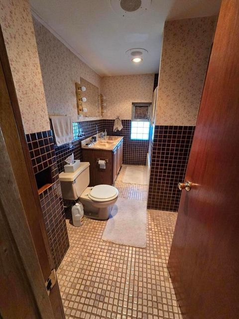 Tiny photo for 1754 E Lincoln Avenue, Des Plaines, IL 60018 (MLS # 12535809)