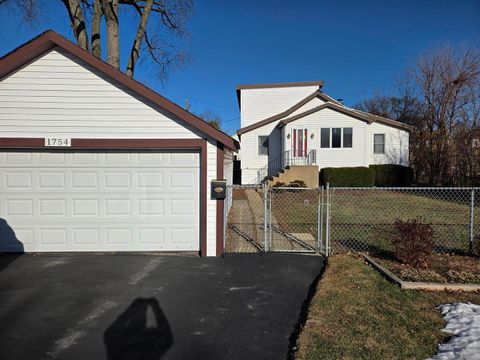 Tiny photo for 1754 E Lincoln Avenue, Des Plaines, IL 60018 (MLS # 12535809)